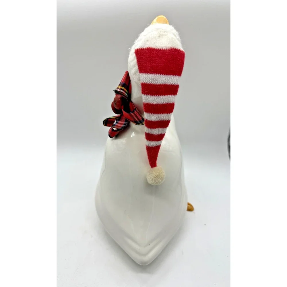Unmarked goose figurine